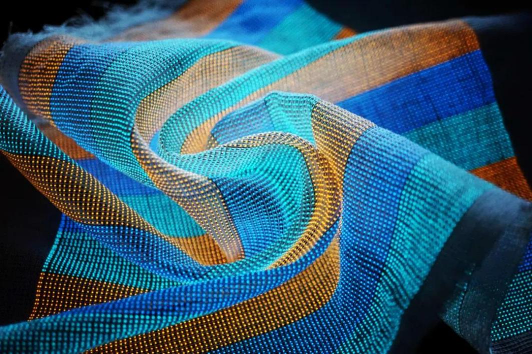 柔性基板高精度贴装，kaiyun体育登录入口登录网址半导体让柔性显示逐渐成为现实